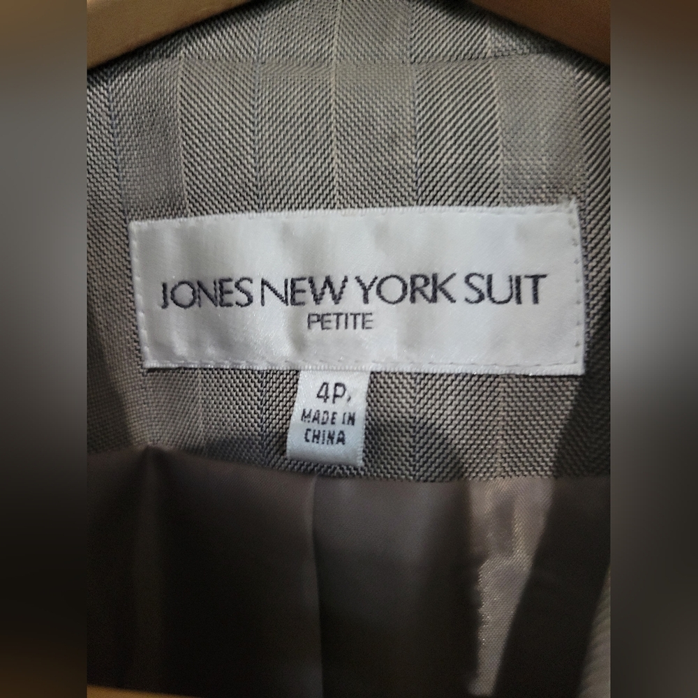 Jones New York Classic Beige Blazer - Picture 2 of 8